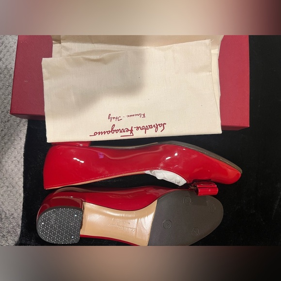 Salvatore Ferragamo Shoes 7B
I accept offers - Picture 5 of 8